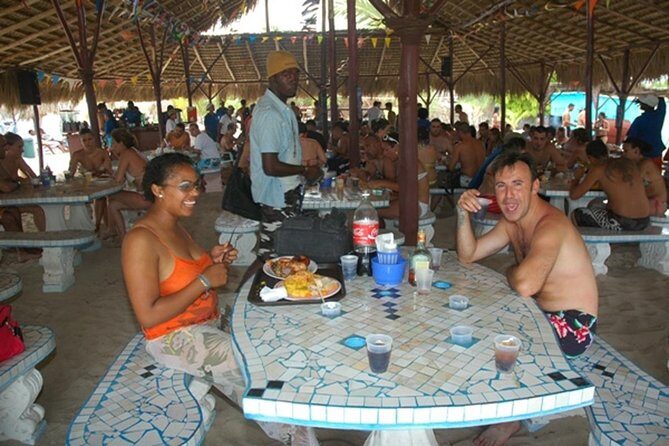 Catalina Island - The catamaran ride on the Salaó River: your first taste of the island