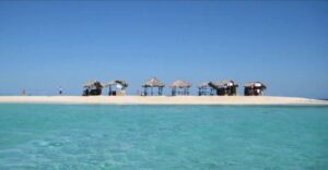 Cayo Arena: Paradise Island and Mangroves Tour - Cayo Arena: where snorkeling equipment meets real beach time