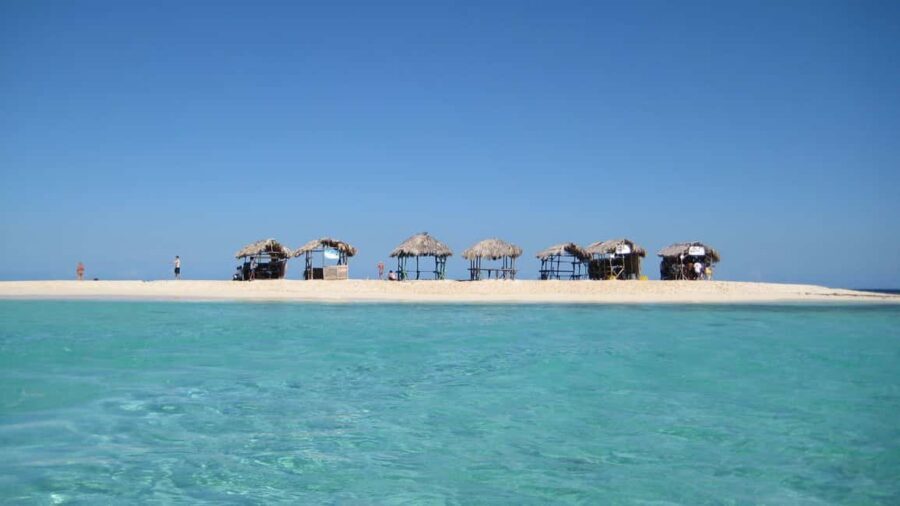 Cayo Arena: Paradise Island and Mangroves Tour - Lunch, Fresh Fruit, and Drinks That Keep You Going