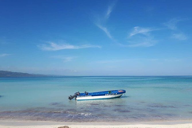 Cayo Arena, Paradise Island Tour - Riding Out to Punta Rucia and Playa Ensenada by Bus