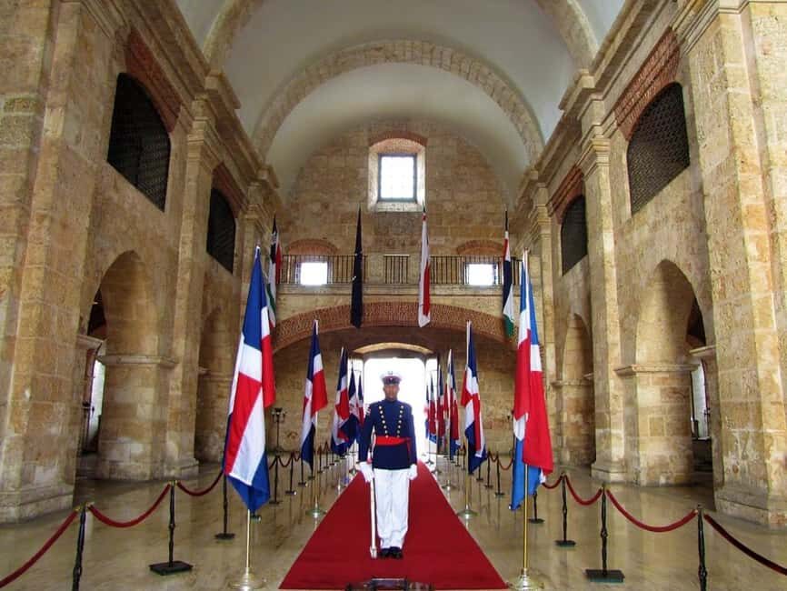 Colonial Zone: Historical Tour with a visit to the Columbus Lighthouse and Tres Ojos Park - Royal Houses, forts, museums, and the other Colonial Zone anchors