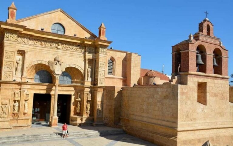 Colonial Zone: Historical Tour with a visit to the Columbus Lighthouse and Tres Ojos Park - Los Tres Ojos: the cool caves and mineral-rich cenotes part