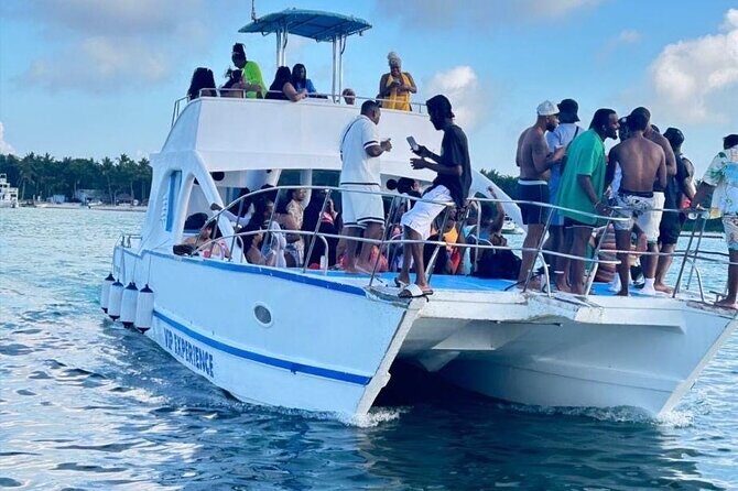 DE Hip Hop Boat Party for Adults and Free Drinks Only - The 3:00 pm departure: how the afternoon starts