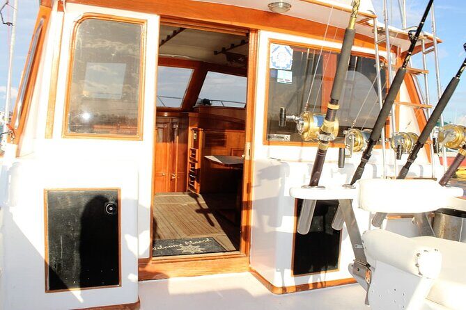 FISHING PRO CHARTERS - Boat Excursion - Divina - How the crew handles a slow bite day
