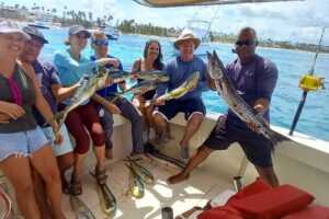 FISHING PRO CHARTERS - Boat Excursion – Mar-Quesa - The Onboard Setup: Shimano and Penn Gear, Live Bait, and Licenses