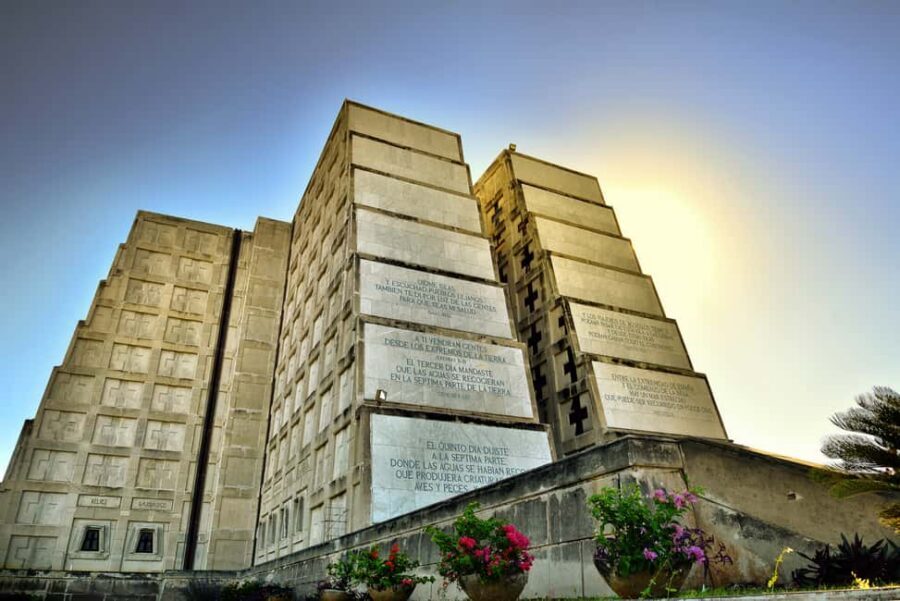 From Bavaro: Santo Domingo Colonial City Tour - Columbus Lighthouse: the monument and the story around the remains