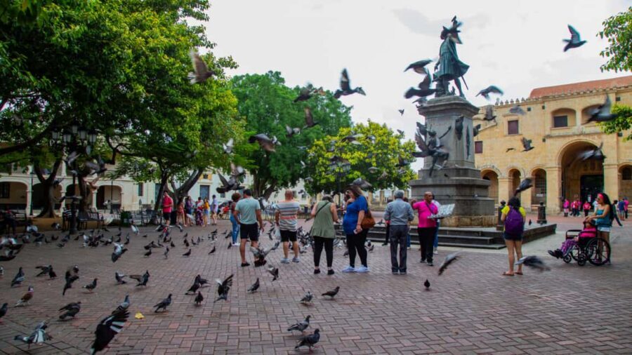 From Santo Domingo: Full day Historical Tour with Lunch - Getting Oriented in Zona Colonial: the 9:00 AM start