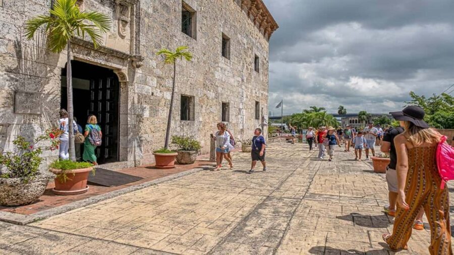 From Santo Domingo: Full day Historical Tour with Lunch - Lunch in a local restaurant and souvenir time