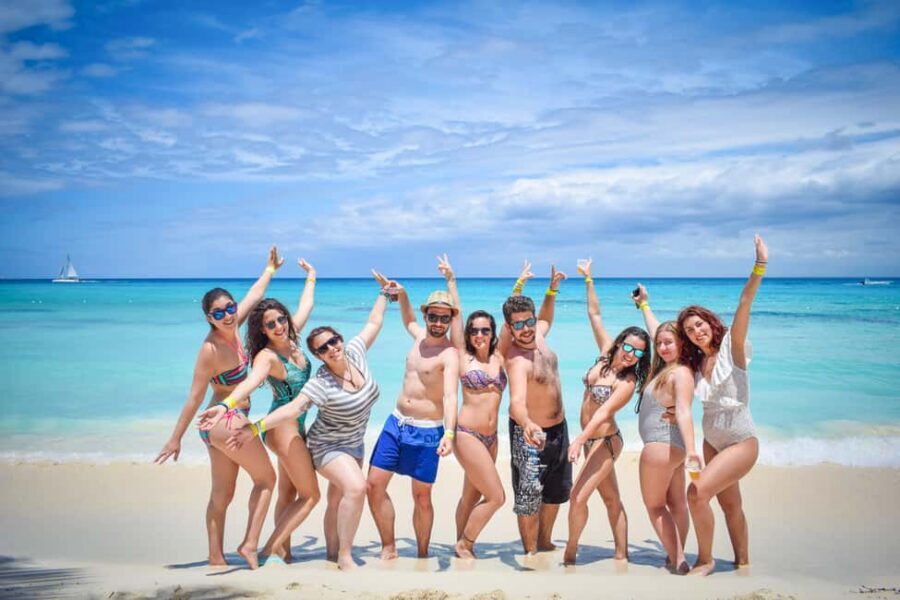 From Santo Domingo: Saona Island Day Trip w/ Lunch & Drinks - Catamaran return to Bayahibe: music, animation, and drinks