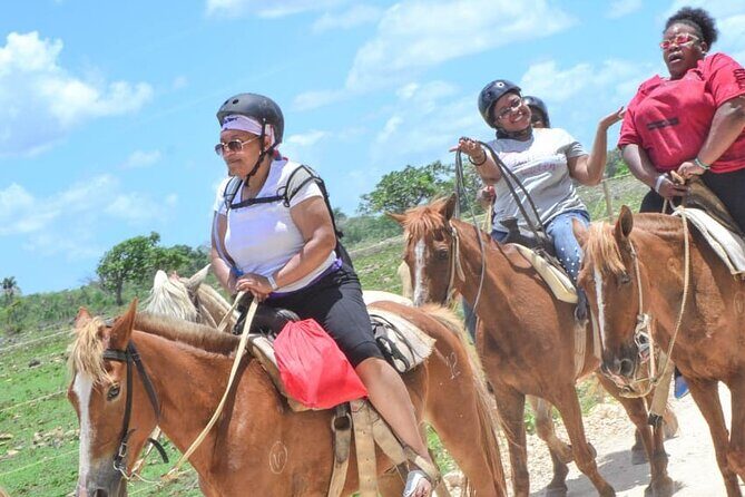 Guided Horseback Ride On The Beach With Pickup From Punta Cana - Photos and Souvenirs: Plan for the End-of-Tour Sales Moment