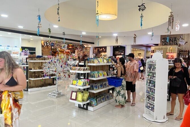 Guided Shopping Tour to Bella Mare Store (Cigars, Chocolate, Rum and Souvenirs) - Pickup timing and communication: how to avoid common headaches