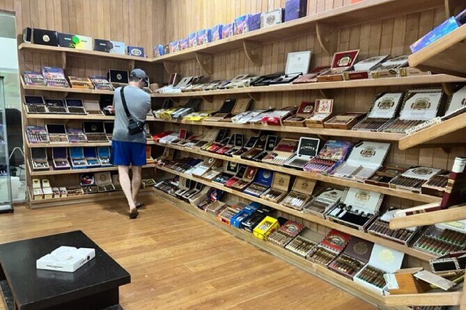 Guided Shopping Tour to Bella Mare Store (Cigars, Chocolate, Rum and Souvenirs) - FAQ