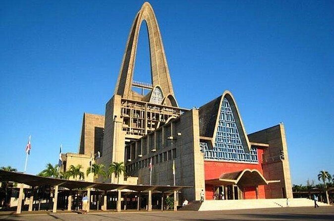 Half-day City tour cultural from punta cana for small group - Mercado Municipal: Seeing Daily Life Up Close