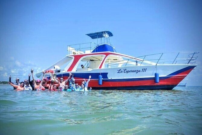 Hip Hop solo para adultos PartyBoat con Bebidas ilimitadas y Bar - The Natural Pool Stop: Where the Water Looks Unreal