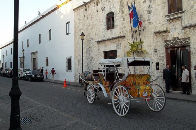 Historical Tour of Santo Domingo and 3 eyes Caves with Lunch - Included Dominican lunch: what you’re really paying for