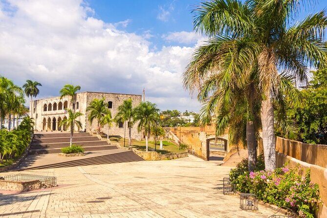 Historical Tour of Santo Domingo and 3 eyes Caves with Lunch - Who should book, and who should skip