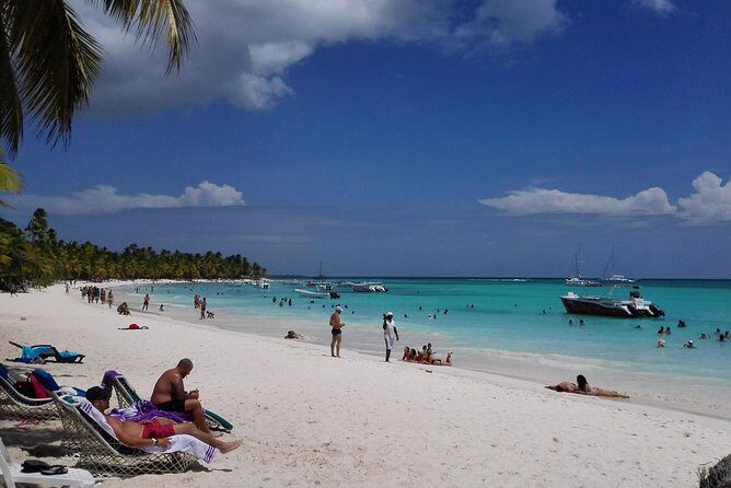 Isla Saona El Paraiso del Caribe - Saona Island beach time: white sand and turquoise water