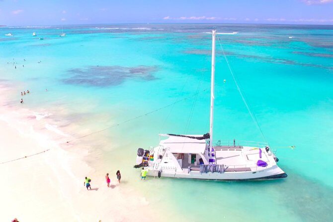 PACKAGE DEAL Catamaran- Snorkeling - Hooka Diving - Parasailing - A 2:00 pm Sea-Day With Three Different Views