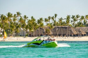 PACKAGE DEAL Catamaran- Snorkeling - Hooka Diving - Parasailing - Catamaran + Party Vibe: Fun, but Manage Expectations