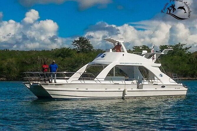 Party Boat in Punta Cana with Drinks and Transportation Included - Bavaro Beach snorkeling: plan for a short session