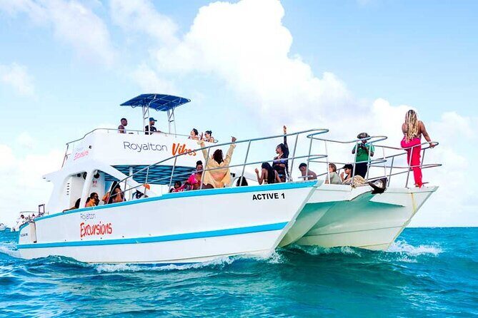 Party boat, Snorkeling, Sand-bar open bar in Bávaro Beach - Open bar rules, onboard snacks, and keeping the vibe fun
