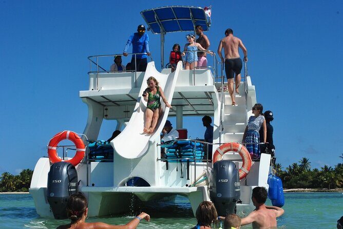 Party boat, Snorkeling, Sand-bar open bar in Bávaro Beach - Should you book this Punta Cana snorkeling party boat?