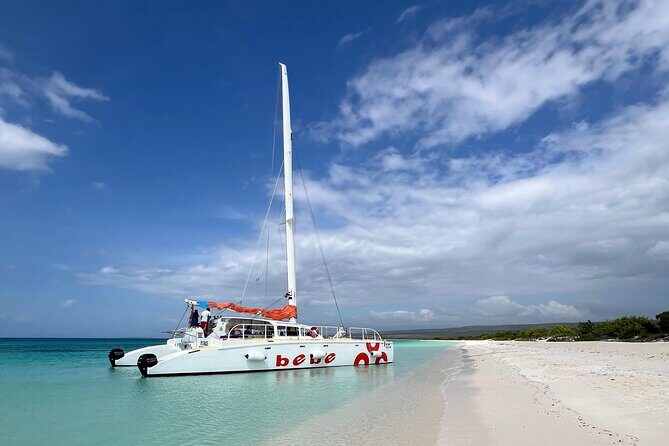 Private Catamaran Cruise to Bahia de las Aguilas - Why Bahía de las Águilas on a catamaran feels different