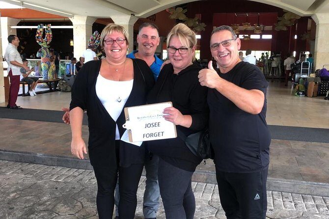 Private Punta Cana Airport Transfer to Hotels in Dominican Republic - Comfort in a Private Sedan or Minivan (and the “Small” Details)