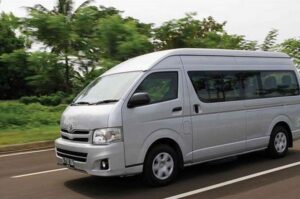 Private Round Trip Airport Transfer Uvero Alto Hotels 7-12 Pax - Getting Met at the Airport: Flight-Tracking That Actually Helps