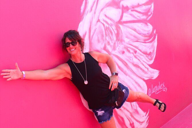Private Tour in Puerto Plata and La Playa - Paseo de Doña Blanca and Calle de las Sombrillas: pink street energy and photo chaos