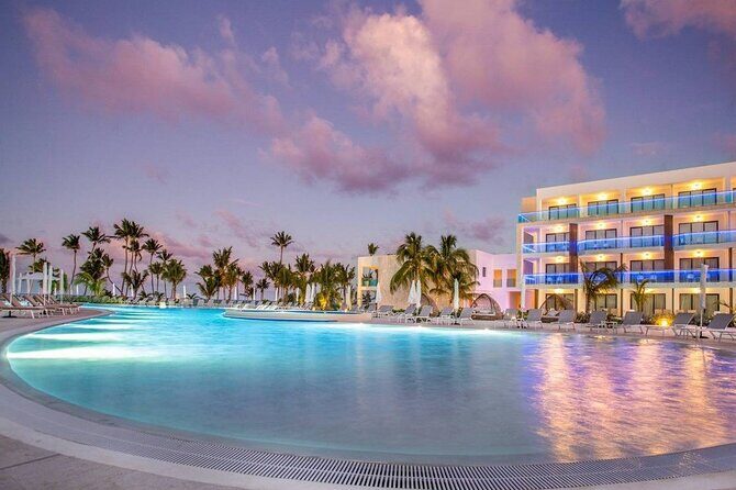 Private Transfer Punta Cana Airport to/from Serenade Punta Cana - The 17-minute direct ride to Serenade Agua