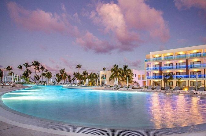 Private Transfer Punta Cana Airport to/from Serenade Punta Cana - Round-trip convenience: PUJ transfers that match your flight