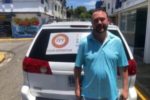 Private transfer Santiago STI Airport to hotels in PuertoPlata - Flight tracking and a name-card meet at STI Airport