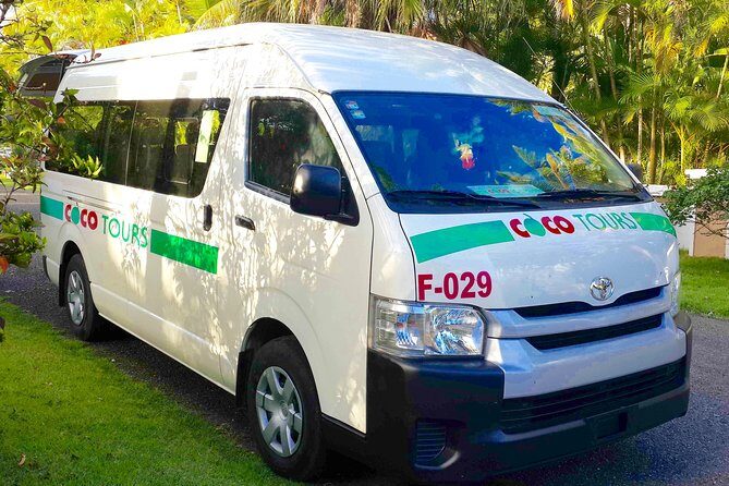 Puerto Plata airport local transfer - Communication That Reduces Stress: WhatsApp and Name Signs