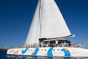Puerto Plata: Catamaran Snorkeling Trip w/ Buffet & Open Bar - The Boat Setting: Spacious, Hosted, and Built for Snorkel Comfort