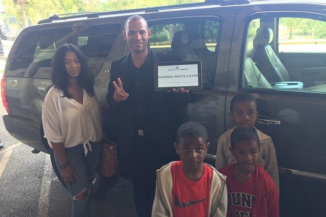 Punta Cana Airport to EXCELLENCE EL CARMEN (Uvero Alto) R/T - Finding your driver at PUJ without stress