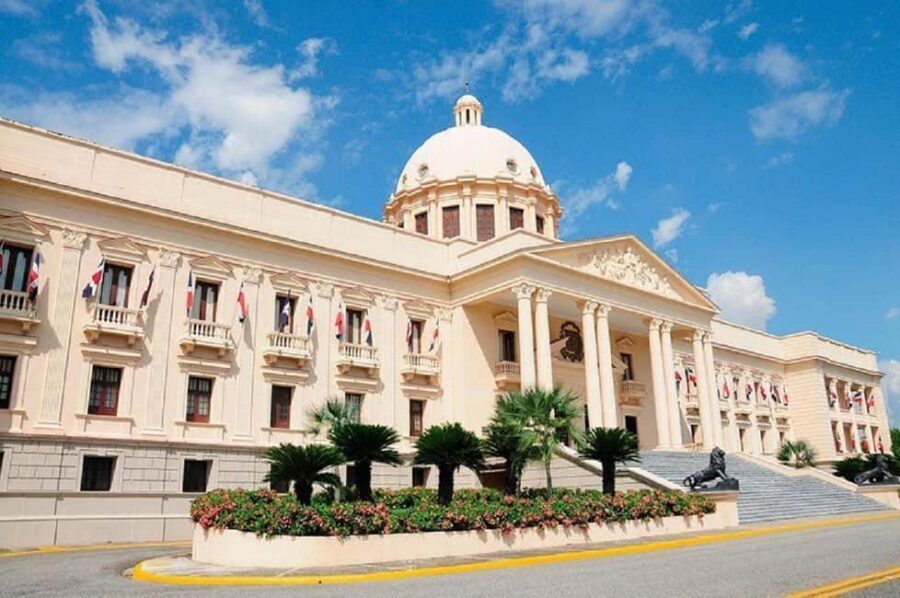 Punta Cana: All Inclusive Santo Domingo Full-Day City Tour - Colón Park to the Primate Cathedral: the Americas’ first cathedral on foot time