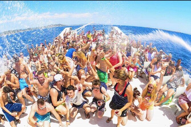 Punta Cana Booze Cruise, Snorkeling, Bar Entertainment Open Bar - Beach Stop, Sandbar Swim, and the Floating Water Pad