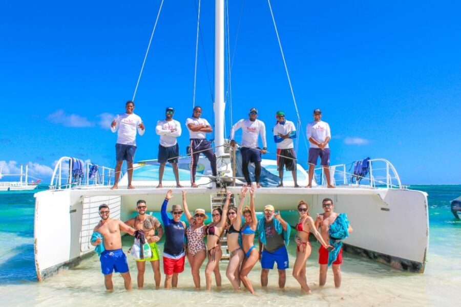 Punta Cana: Catamaran Family Tour - Kids show onboard: how the entertainment actually helps the family