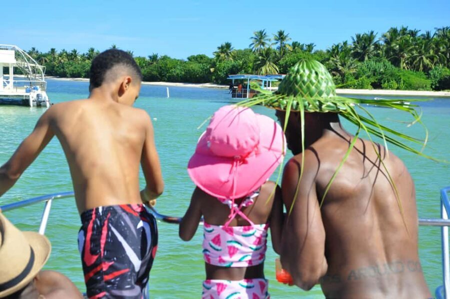 Punta Cana: Catamaran Tour with Reef Snorkeling and Open Bar - Crew Energy: The Real Reason People Rave About This Trip