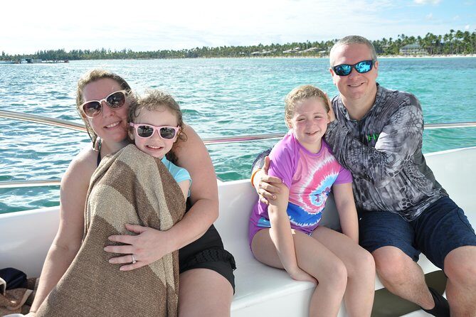 Punta Cana Combo Tour: Snorkeling, Catamaran Cruise & Parasailing - Crew energy: names worth remembering