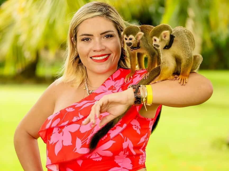 Punta Cana: Monkey Houses Private Tour - Your pickup and van ride: How to stay on schedule