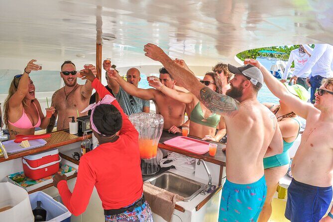Punta Cana Party Boat (Only Adult) - Getting On and Off the Boat: The Small Thing That Can Make You Late or Grumpy
