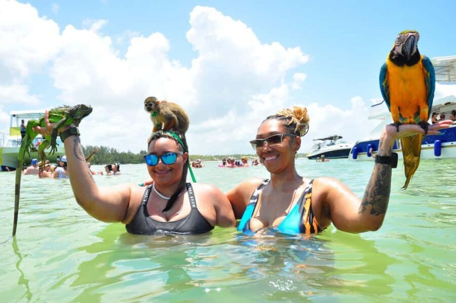 Punta Cana: Party Boat with Snorkeling, Open Bar And Hip Hop - Music, Drinks, and the Crew: Why People Love the Boat Host
