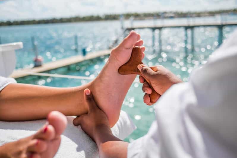 Punta Cana: Reef Explorer Access w/ Sharks & Stingrays Swim - Eating and sipping: the healthy bar, smoothies, and the mamajuana finale