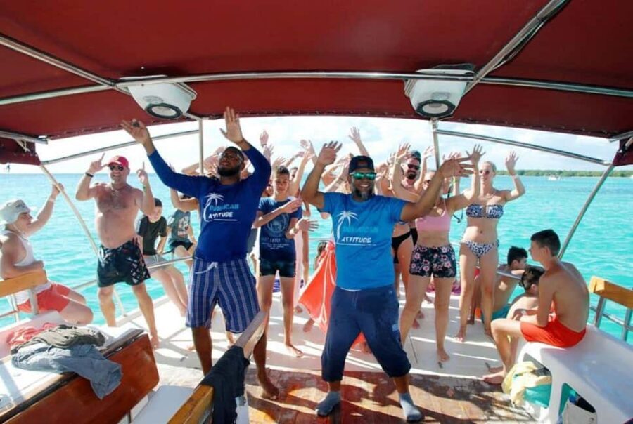 Punta Cana - Santo Domingo: Saona Island VIP Catamaran Tour - Catamaran vs speedboat: how the return changes the vibe