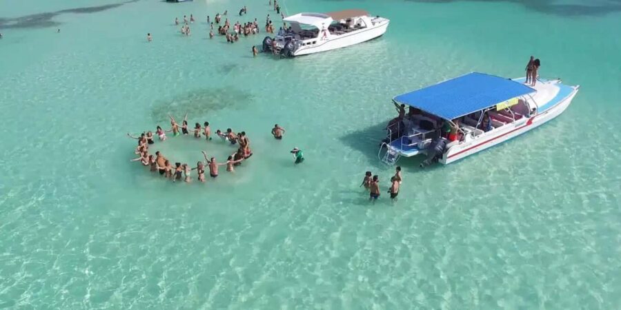 Punta Cana: Saona Island Full-Day Open Bar, Lunch & Transfer - Lunch and the open bar: what you should realistically expect