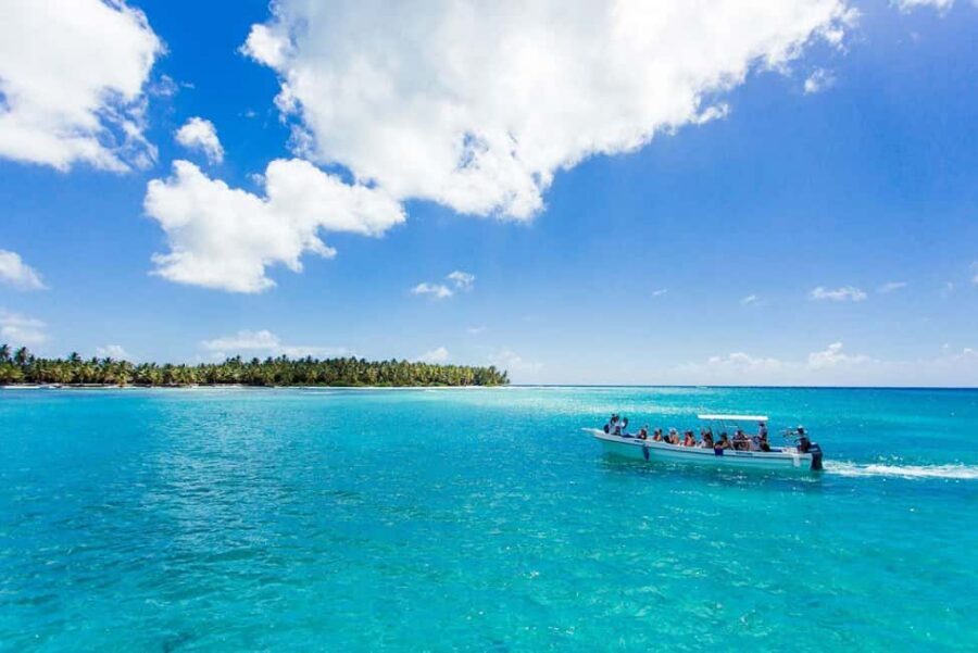 Punta Cana: Saona Island Full-Day Open Bar, Lunch & Transfer - Premium Saona: Canto de la Playa and Mano Juan’s local rhythm