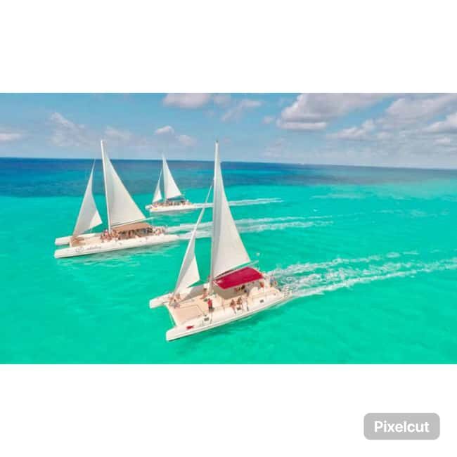 Punta Cana: Saona Island Tour with Lunch and Drinks - The Blue Lagoon sandbar stop: short, scenic, and perfect for photos
