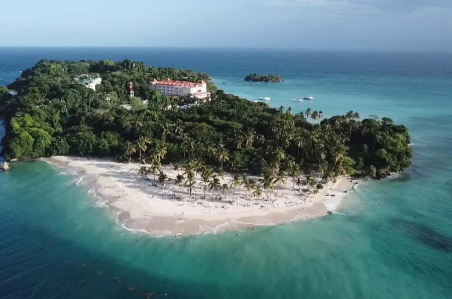 Punta Cana: Whale Watching, Cayo Levantado & Limon Waterfall - Safari truck + horse ride to El Límon: the “wow” part is in the journey